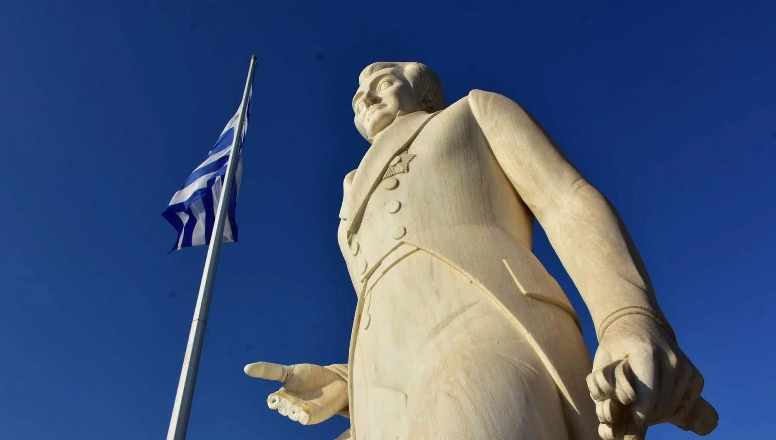 Ανεγκέφαλοι βανδάλισαν το άγαλμα του Καποδίστρια στο Ναύπλιο – Εσπασαν τα δάχτυλα (εικόνες, βίντεο)